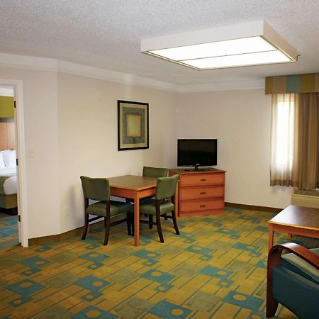 La Quinta By Wyndham St. Pete-Clearwater Airport Hotel Kültér fotó